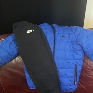 Nike Men's Puffer Jacket - Blue and Black
